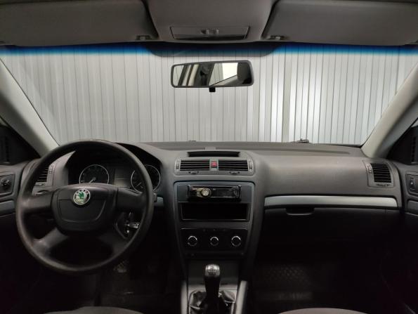 Skoda Octavia II (A5) Рестайлинг с пробегом 2011 года, цена 599 000 рублей, 232000 км, лифтбек, Автокод Объявления