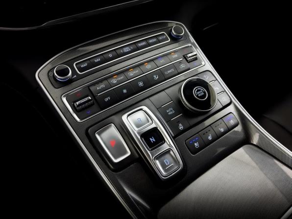 Hyundai Santa Fe IV Рестайлинг с пробегом 2022 года, цена 4 200 000 рублей, 36618 км, внедорожник, Автокод Объявления