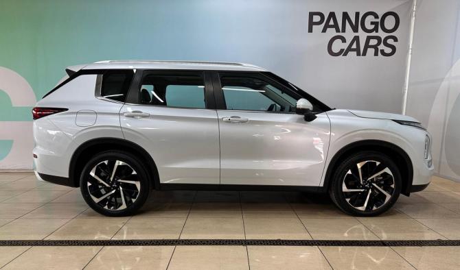 Mitsubishi Outlander IV с пробегом 2023 года, цена 3 970 000 рублей, 66 км, внедорожник, Автокод Объявления
