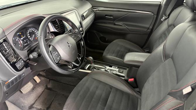 Mitsubishi Outlander III Рестайлинг 3 с пробегом 2021 года, цена 2 549 000 рублей, 52000 км, внедорожник, Автокод Объявления