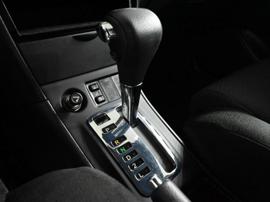 Toyota Corolla IX (E120 E130) Рестайлинг Екатеринбург  - изображение 16