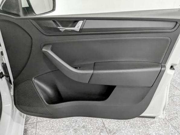 Skoda Rapid II с пробегом 2021 года, цена 1 255 000 рублей, 156517 км, лифтбек, Автокод Объявления