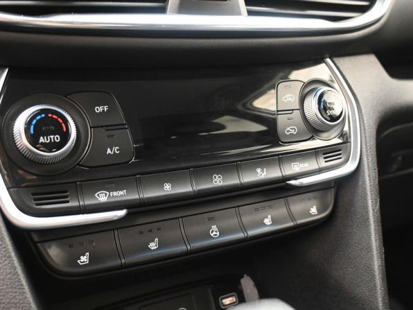 Hyundai Santa Fe IV с пробегом 2018 года, цена 2 689 000 рублей, 139886 км, внедорожник, Автокод Объявления