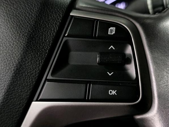 Hyundai Solaris II с пробегом 2017 года, цена 1 045 000 рублей, 202258 км, седан, Автокод Объявления