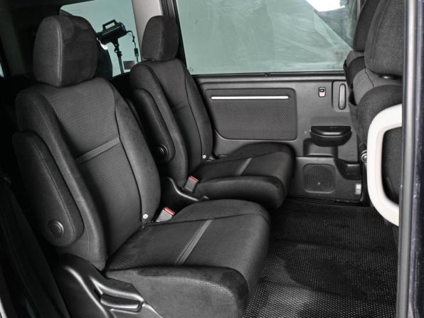 Honda Stepwgn V Рестайлинг с пробегом 2019 года, цена 1 990 000 рублей, 169945 км, минивэн, Автокод Объявления