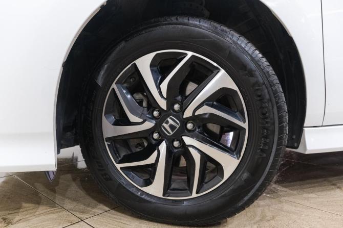 Honda Stepwgn V Рестайлинг с пробегом 2021 года, цена 2 629 000 рублей, 63400 км, минивэн, Автокод Объявления