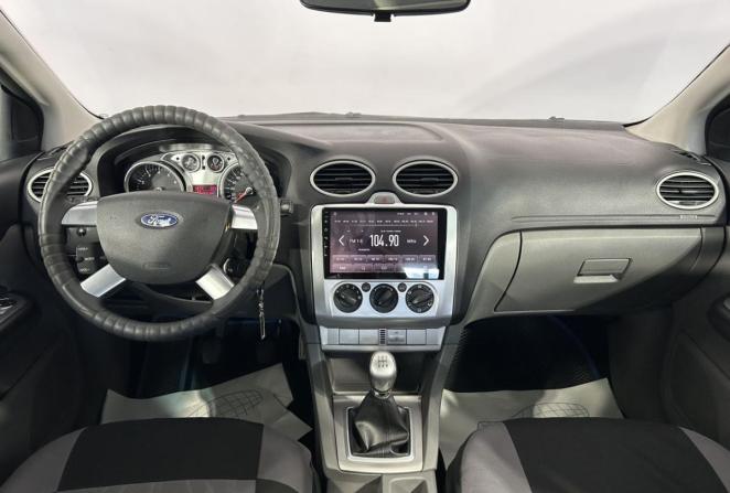Ford Focus II Рестайлинг с пробегом 2010 года, цена 300 000 рублей, 289174 км, седан, Автокод Объявления