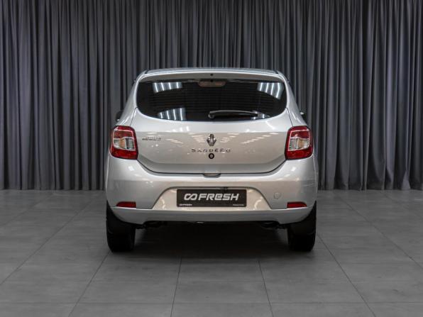 Renault Sandero II с пробегом 2015 года, цена 759 000 рублей, 128050 км, хэтчбек, Автокод Объявления