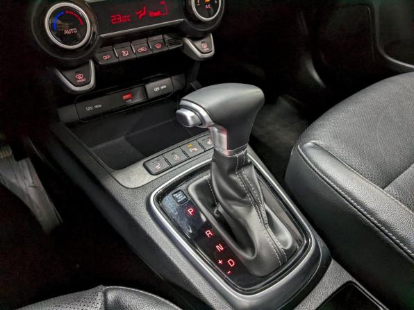 Kia Rio IV Рестайлинг с пробегом 2021 года, цена 1 940 000 рублей, 71940 км, хэтчбек, Автокод Объявления