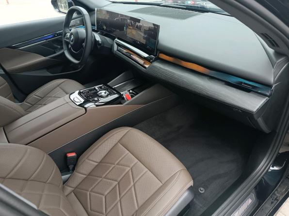 BMW 5 серии VIII (G60/G61/G68) с пробегом 2024 года, цена 6 499 000 рублей, 12000 км, седан, Автокод Объявления