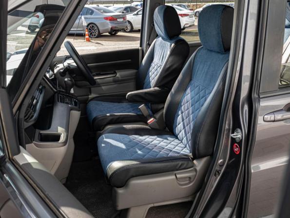 Honda Stepwgn V с пробегом 2016 года, цена 1 715 000 рублей, 176131 км, минивэн, Автокод Объявления