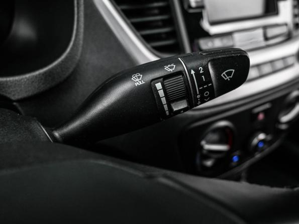 Hyundai Solaris II с пробегом 2018 года, цена 1 164 000 рублей, 170117 км, седан, Автокод Объявления