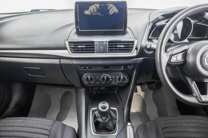 Mazda Axela III Рестайлинг с пробегом 2018 года, цена 1 149 000 рублей, 96000 км, седан, Автокод Объявления
