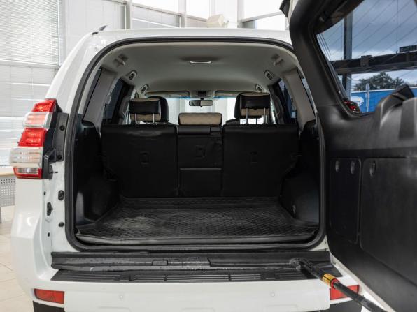 Toyota Land Cruiser Prado 150 Series Рестайлинг 1 с пробегом 2015 года, цена 2 960 000 рублей, 175839 км, внедорожник, Автокод Объявления