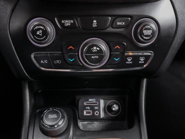 Jeep Cherokee V (KL) с пробегом 2014 года, цена 1 550 000 рублей, 142163 км, внедорожник, Автокод Объявления