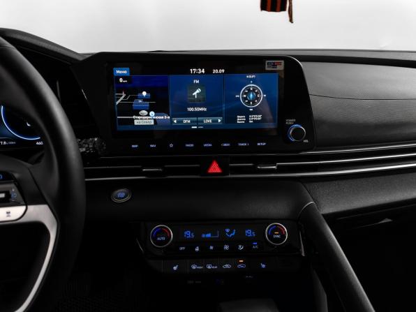 Hyundai Elantra VII (CN7) с пробегом 2022 года, цена 2 200 000 рублей, 46030 км, седан, Автокод Объявления