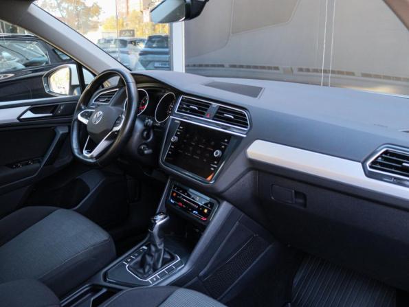 Volkswagen Tiguan II Рестайлинг с пробегом 2021 года, цена 2 599 000 рублей, 53500 км, внедорожник, Автокод Объявления