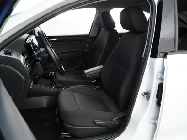 Volkswagen Polo VI с пробегом 2021 года, цена 1 454 400 рублей, 135644 км, лифтбек, Автокод Объявления