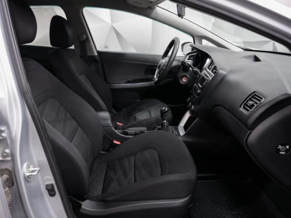Kia Ceed II Рестайлинг с пробегом 2017 года, цена 1 099 000 рублей, 141000 км, хэтчбек, Автокод Объявления
