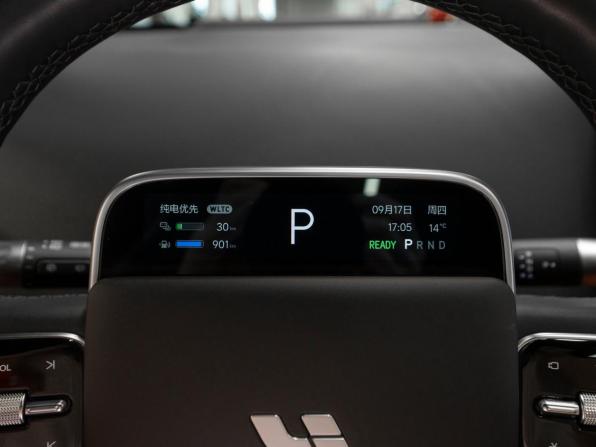 Li Auto (Lixiang) L6 I с пробегом 2024 года, цена 5 860 000 рублей, 33051 км, внедорожник, Автокод Объявления