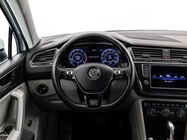 Volkswagen Tiguan II с пробегом 2017 года, цена 2 299 000 рублей, 138331 км, внедорожник, Автокод Объявления