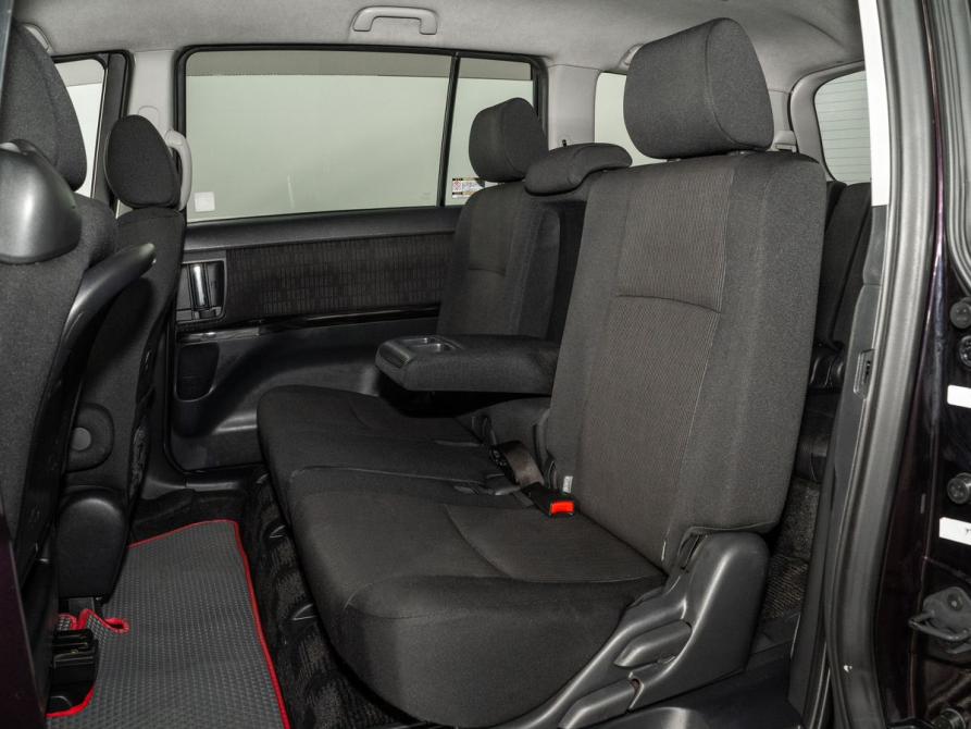 Toyota ISis I Рестайлинг Иркутск  - изображение 7