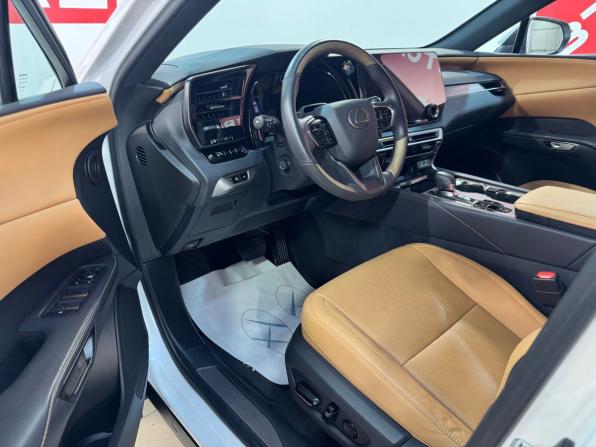Lexus RX V с пробегом 2023 года, цена 7 700 000 рублей, 3728 км, внедорожник, Автокод Объявления