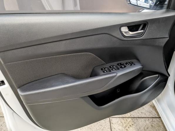 Hyundai Solaris II Рестайлинг с пробегом 2022 года, цена 1 650 000 рублей, 51658 км, седан, Автокод Объявления