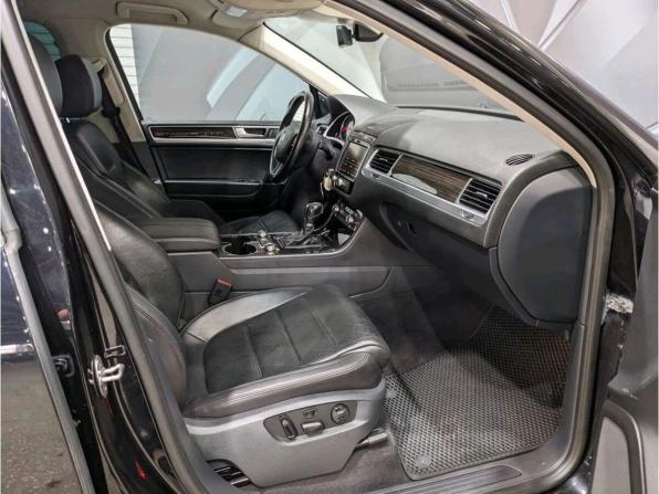 Volkswagen Touareg II Рестайлинг с пробегом 2016 года, цена 2 595 000 рублей, 248985 км, внедорожник, Автокод Объявления