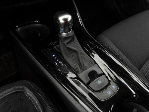 Toyota C-HR I с пробегом 2019 года, цена 2 270 000 рублей, 111400 км, внедорожник, Автокод Объявления