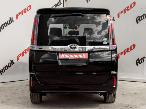 Toyota Noah III (R80) Рестайлинг с пробегом 2019 года, цена 2 469 000 рублей, 170597 км, минивэн, Автокод Объявления