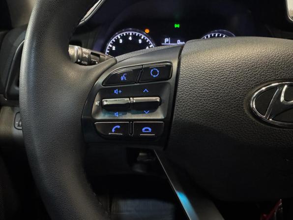 Hyundai Elantra VI (AD) Рестайлинг с пробегом 2019 года, цена 1 349 000 рублей, 242000 км, седан, Автокод Объявления