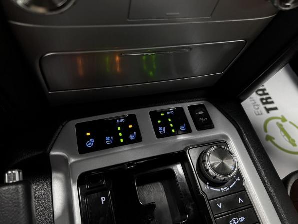 Toyota Land Cruiser 200 Series Рестайлинг 2 с пробегом 2016 года, цена 4 495 000 рублей, 366545 км, внедорожник, Автокод Объявления