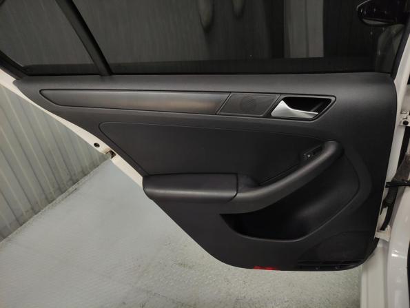 Volkswagen Jetta VI Рестайлинг с пробегом 2015 года, цена 895 000 рублей, 169140 км, седан, Автокод Объявления