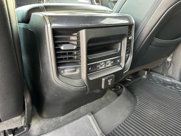 Ram 1500 V с пробегом 2020 года, цена 6 990 000 рублей, 105867 км, offers.body_type.unknown, Автокод Объявления