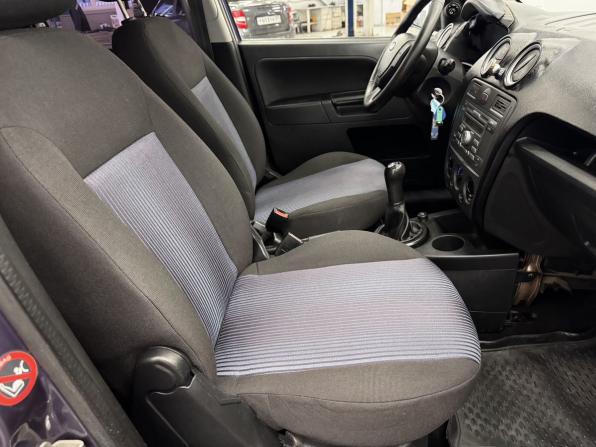 Ford Fusion I Рестайлинг с пробегом 2008 года, цена 283 000 рублей, 279601 км, хэтчбек, Автокод Объявления
