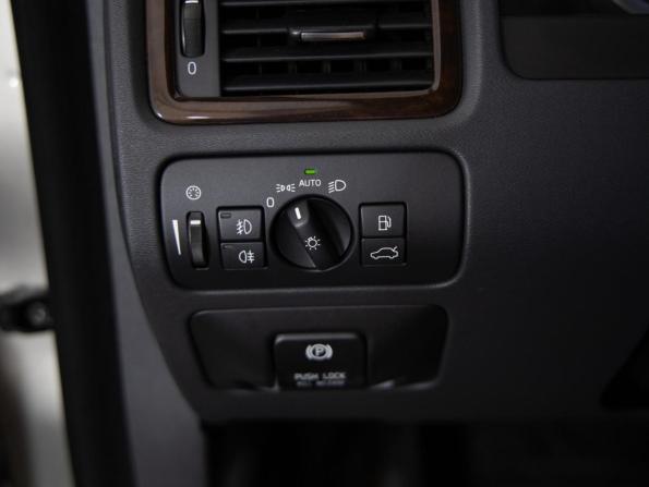 Volvo XC70 II с пробегом 2012 года, цена 1 499 000 рублей, 253444 км, универсал, Автокод Объявления
