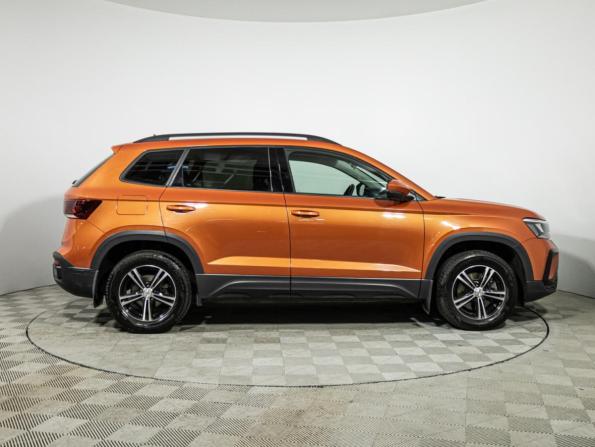 Volkswagen Taos I с пробегом 2021 года, цена 2 390 000 рублей, 50610 км, внедорожник, Автокод Объявления