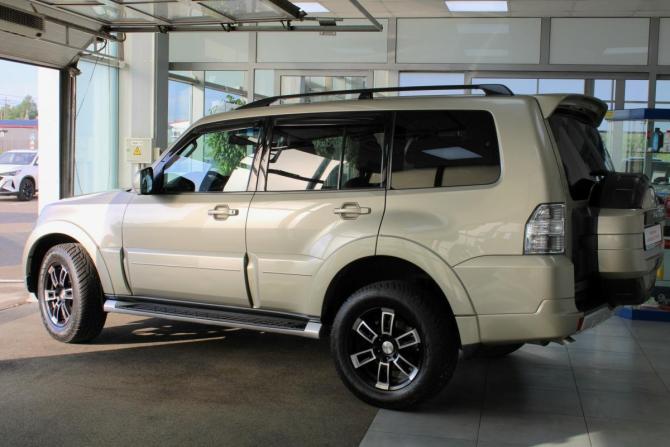 Mitsubishi Pajero IV с пробегом 2011 года, цена 2 780 000 рублей, 12928 км, внедорожник, Автокод Объявления