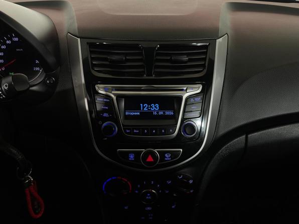 Hyundai Solaris I Рестайлинг с пробегом 2016 года, цена 832 000 рублей, 205000 км, седан, Автокод Объявления