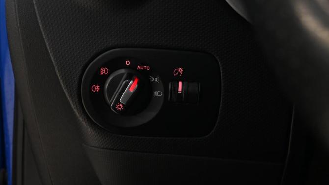 SEAT Leon II Рестайлинг с пробегом 2012 года, цена 695 000 рублей, 224978 км, хэтчбек, Автокод Объявления