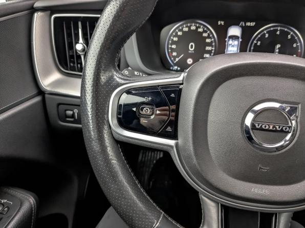 Volvo XC60 II с пробегом 2018 года, цена 3 395 000 рублей, 120630 км, внедорожник, Автокод Объявления