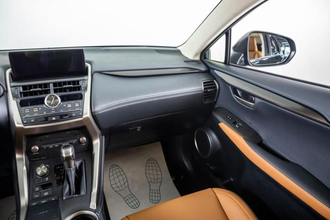 Lexus NX I Рестайлинг с пробегом 2021 года, цена 4 299 000 рублей, 25300 км, внедорожник, Автокод Объявления