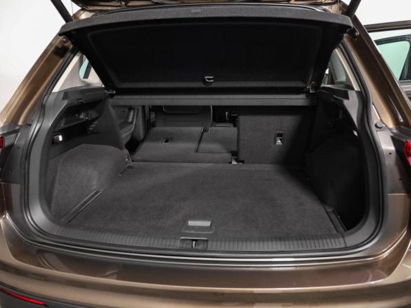 Volkswagen Tiguan II с пробегом 2017 года, цена 2 599 000 рублей, 91752 км, внедорожник, Автокод Объявления