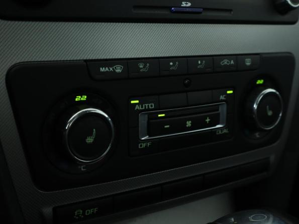 Skoda Octavia II (A5) Рестайлинг с пробегом 2013 года, цена 949 000 рублей, 87671 км, лифтбек, Автокод Объявления