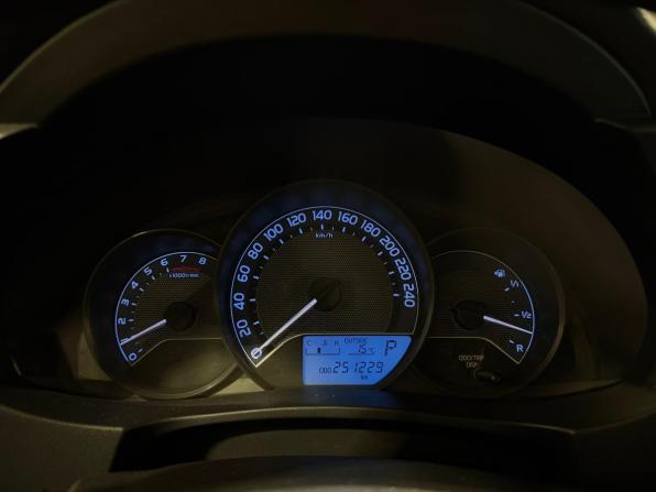 Toyota Corolla XI (E160 E170 E180) с пробегом 2014 года, цена 1 290 000 рублей, 251229 км, седан, Автокод Объявления