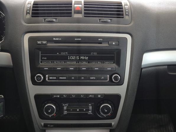 Skoda Octavia II (A5) Рестайлинг с пробегом 2011 года, цена 869 000 рублей, 225092 км, лифтбек, Автокод Объявления