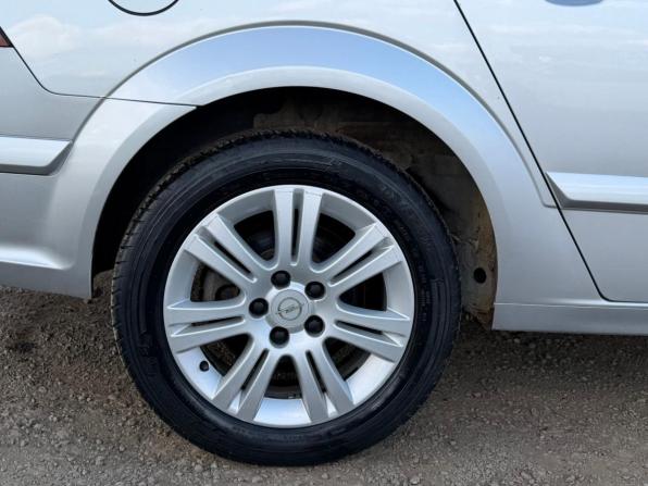 Opel Astra H Рестайлинг с пробегом 2011 года, цена 619 000 рублей, 196699 км, седан, Автокод Объявления