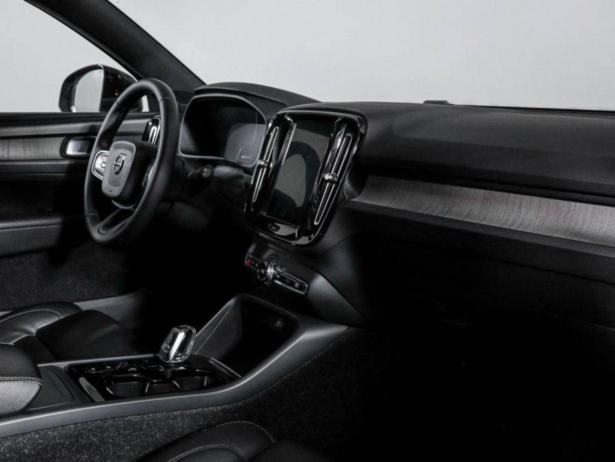 Volvo XC40 I Москва  - изображение 9