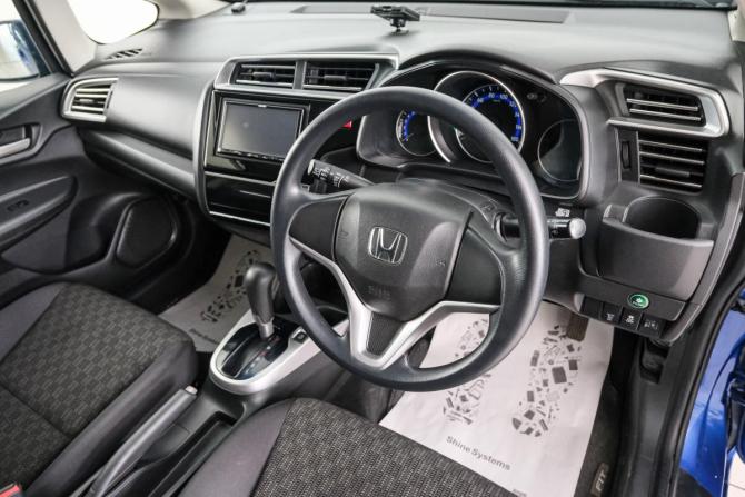 Honda Fit III с пробегом 2016 года, цена 999 000 рублей, 110212 км, хэтчбек, Автокод Объявления